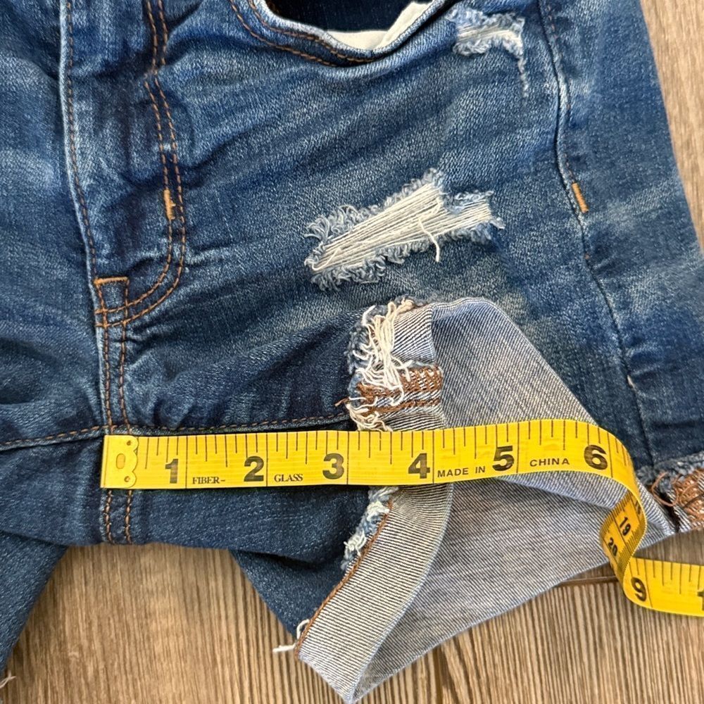 American Eagle distressed super stretch Midi shorts - Picture 7 of 8